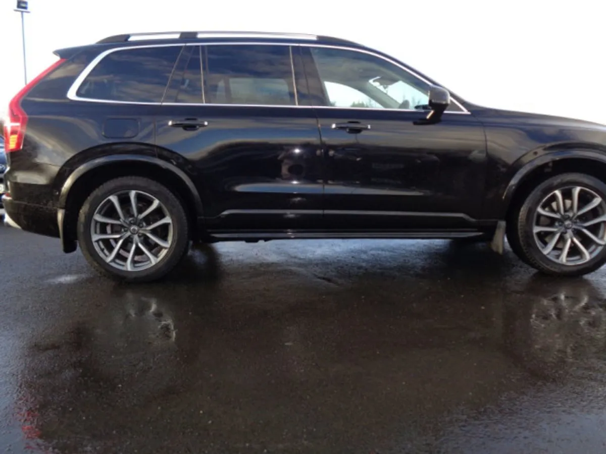 Volvo XC90 7 Seater D5 AWD MOM Automatic - Image 3