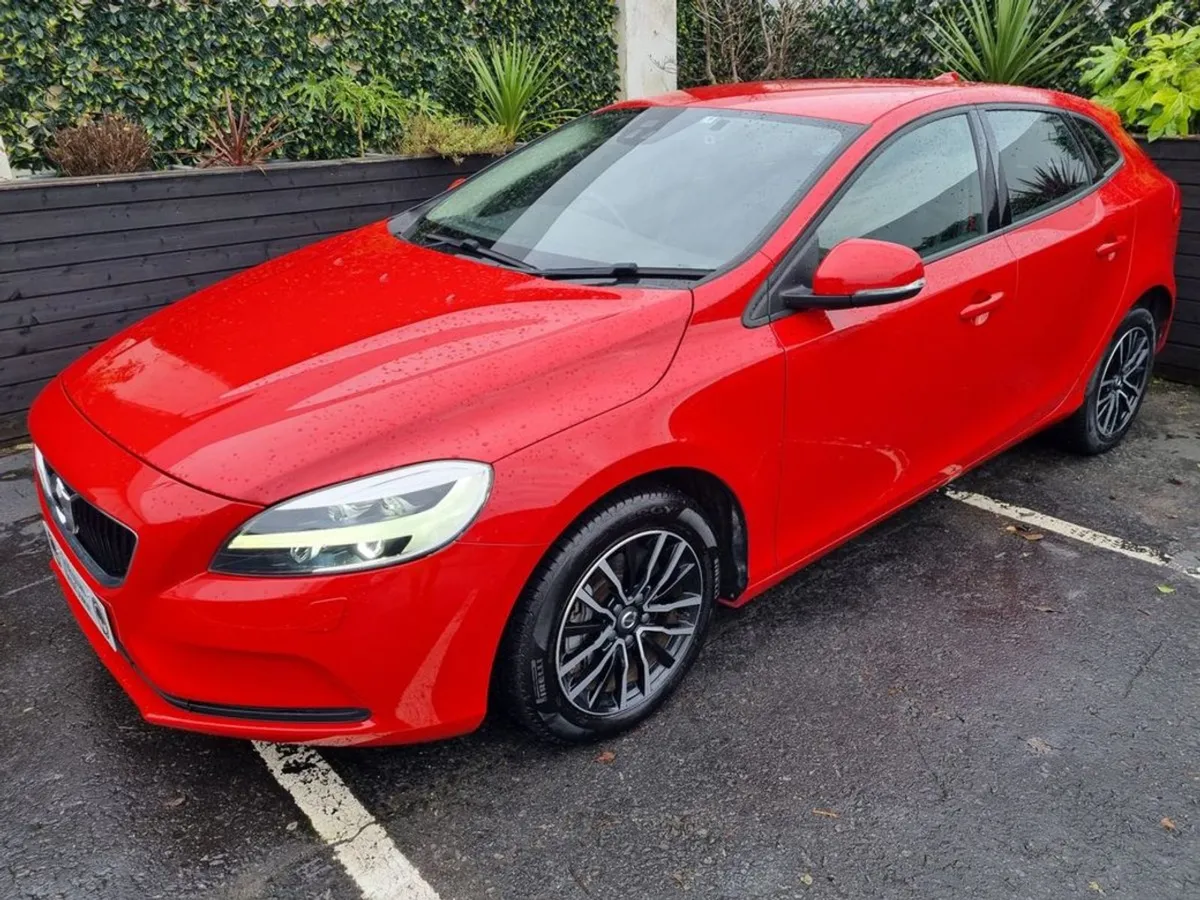 Volvo V40 1.5 T2 Auto / SE / Low Mileage / Tax  2 - Image 2