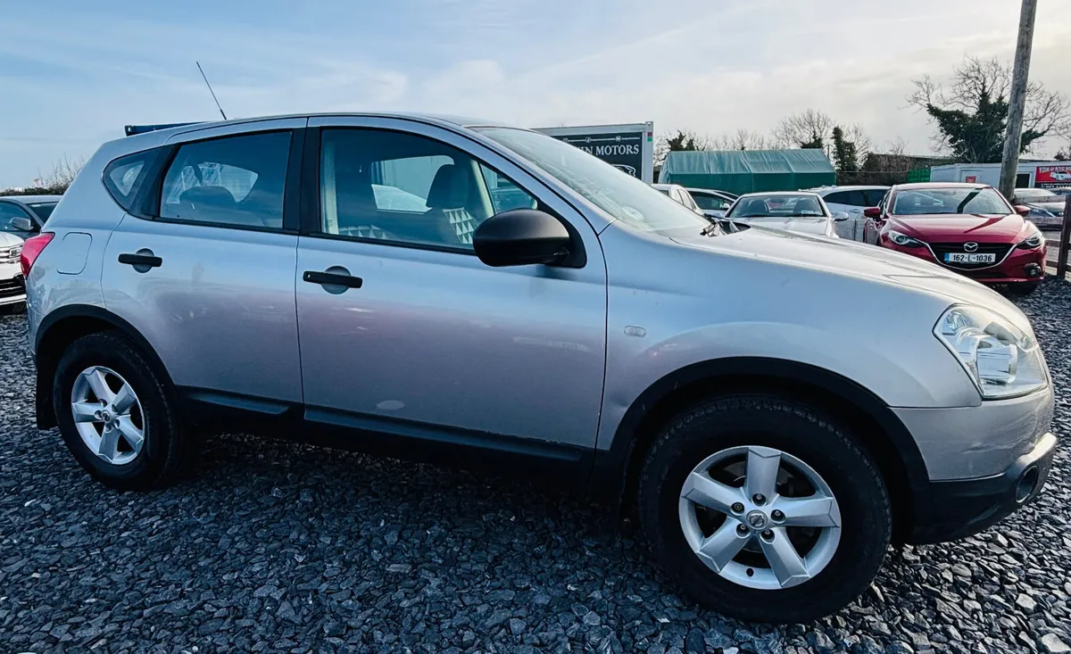 Nissan Qashqai SE Low Miles 1 Owner - Image 1