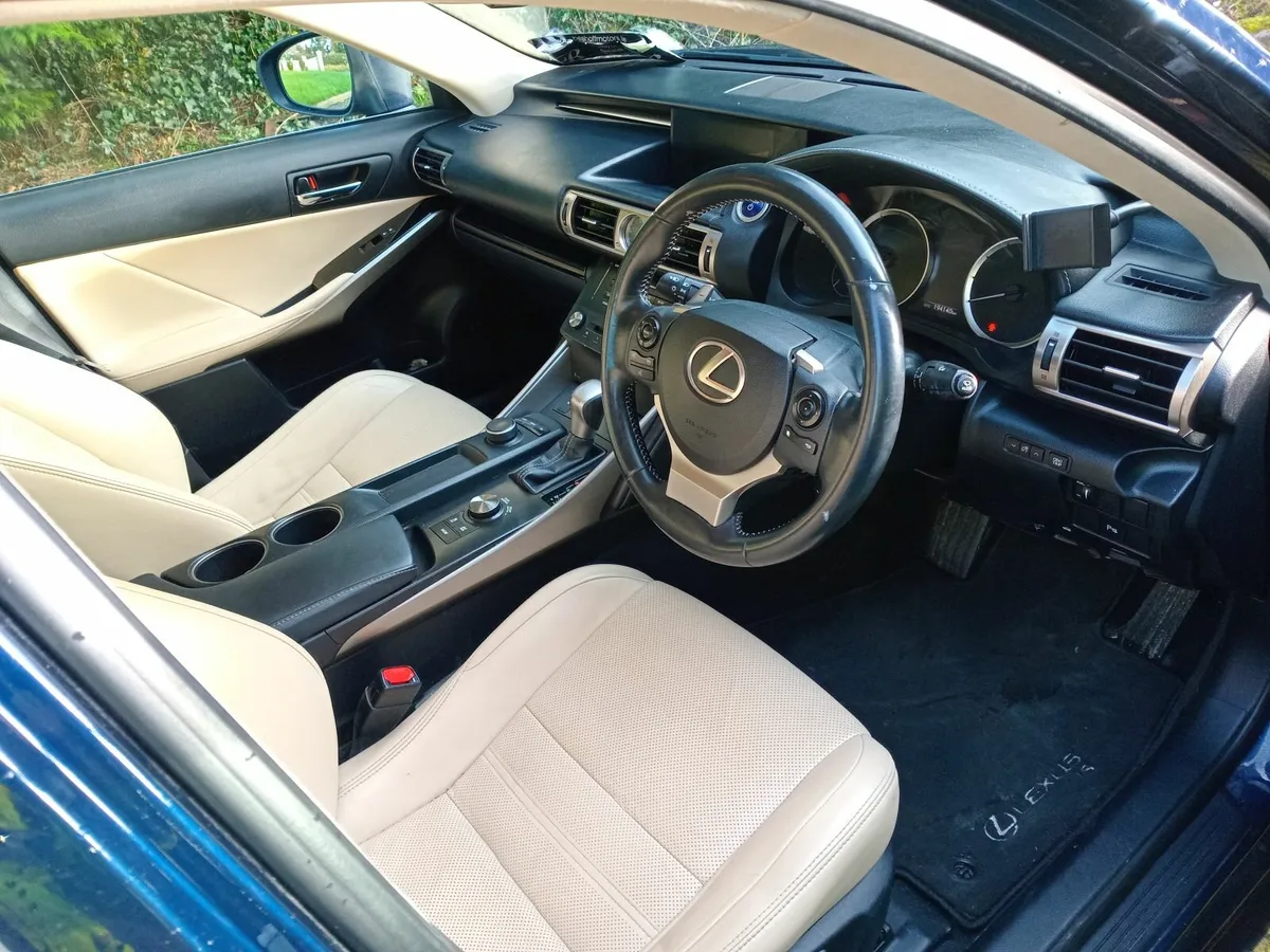 Lexus IS 300h ""Price reduced "" - Image 3