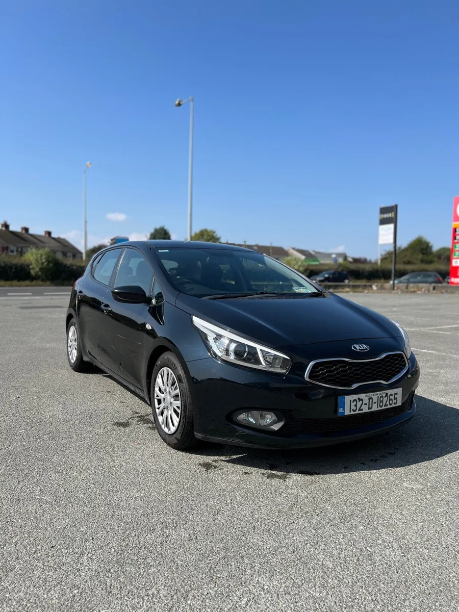 BLACK KIA PRO CEE'D 2013 1.4 DIESEL - Image 1