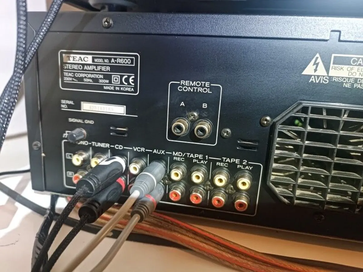 TEAC Integrated Stereo Amplifier - Image 4