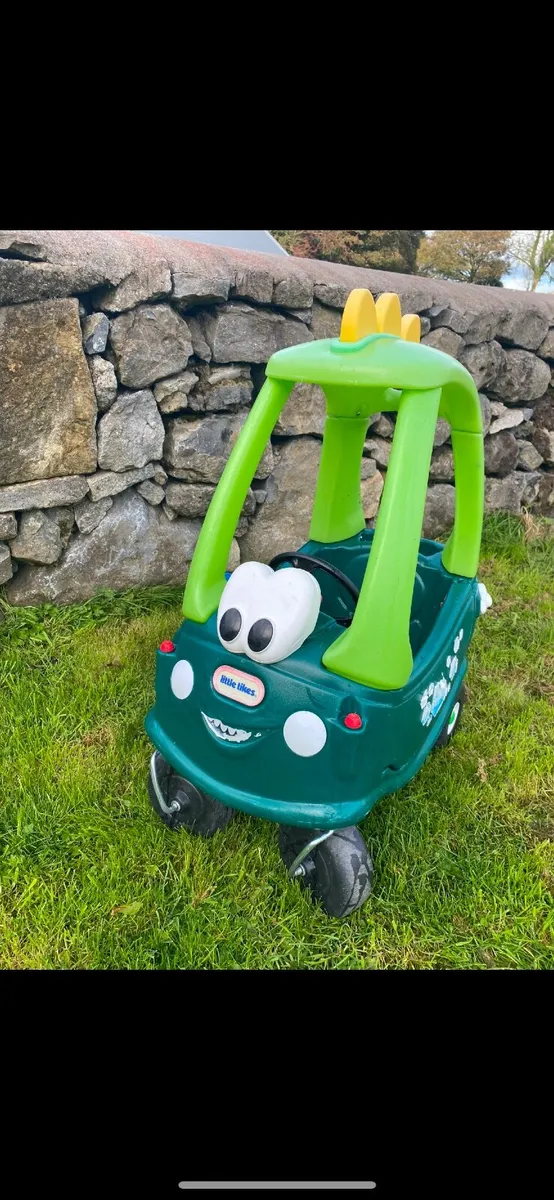 Little tikes go green cozy coupe & charging. - Image 1