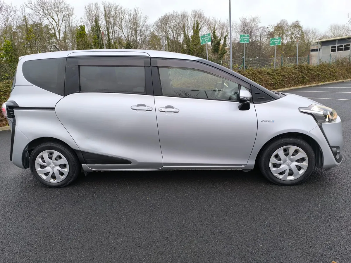 2016 TOYOTA SIENTA 1.5 HYBRID AUTO 7 SEATER - Image 2