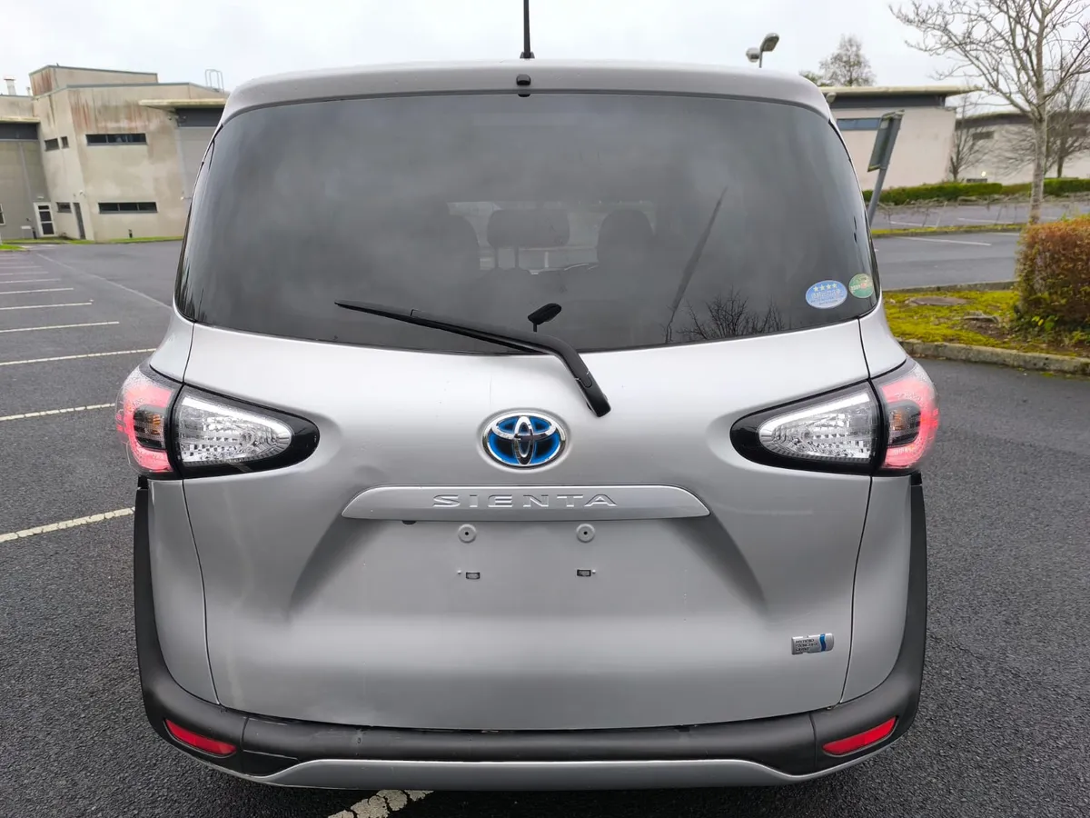 2016 TOYOTA SIENTA 1.5 HYBRID AUTO 7 SEATER - Image 4