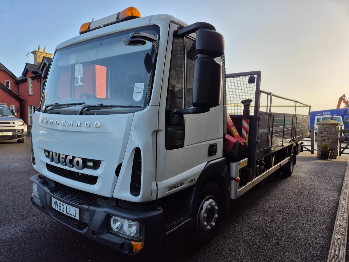2014 Iveco alloy dropside Fassi 7 ton crane - Image 1