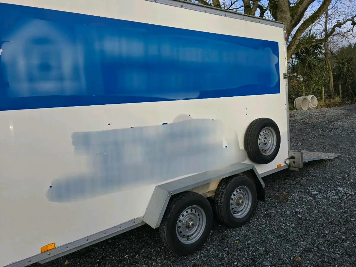 Near new 12x6ft indespension box trailer ramp door - Image 4