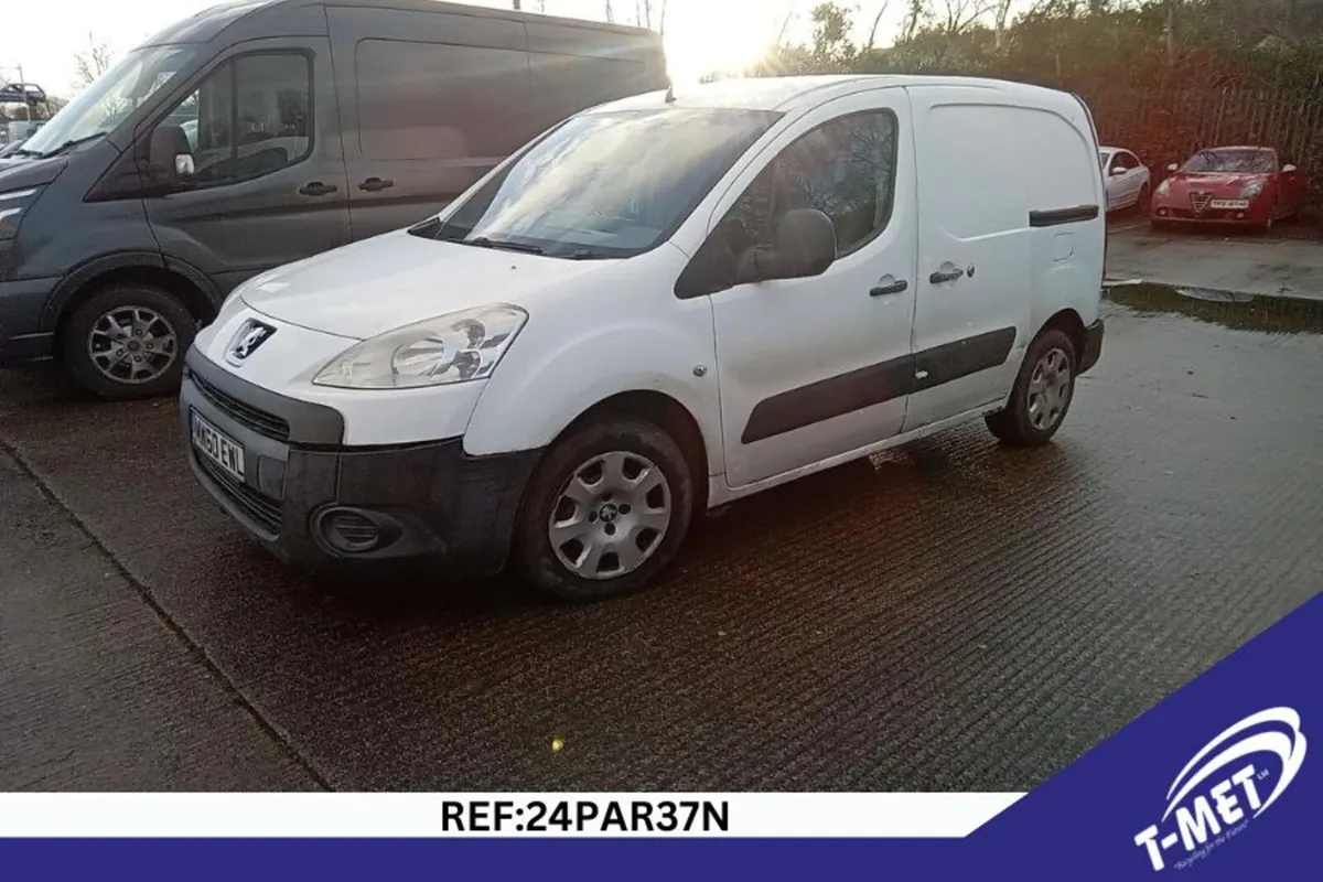2011 PEUGEOT PARTNER BREAKING FOR PARTS - Image 1