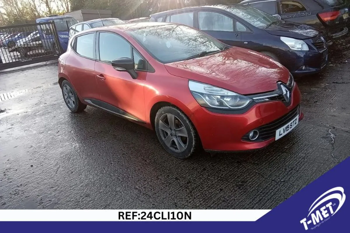 2015 RENAULT CLIO BREAKING FOR PARTS - Image 1