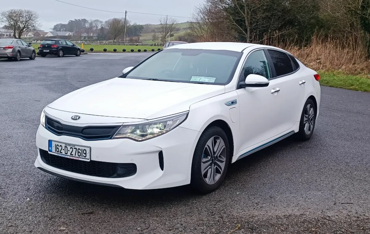 Kia Optima Plug-in PHEV - Image 1