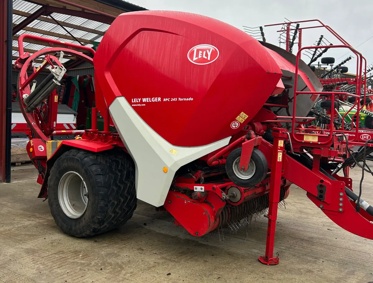 Lely Tornado Baler/Wrapper 2015 - Image 1