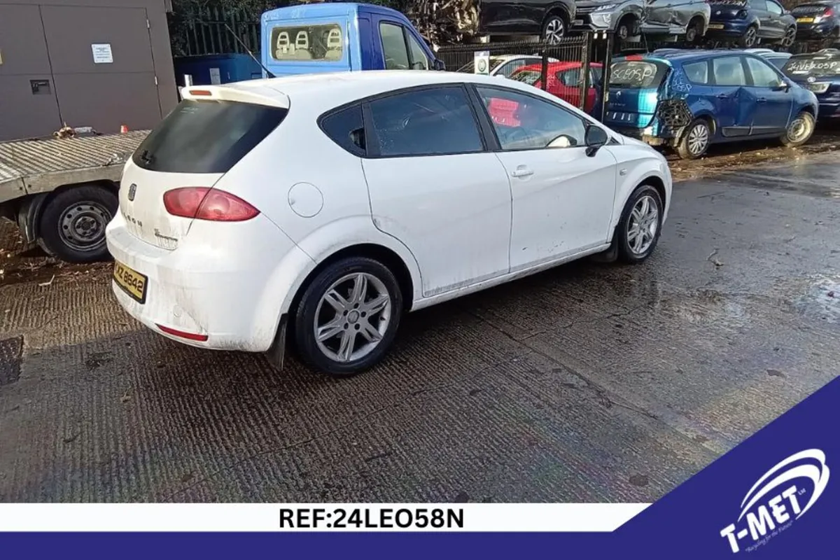 2011 SEAT LEON BREAKING FOR PARTS - Image 3
