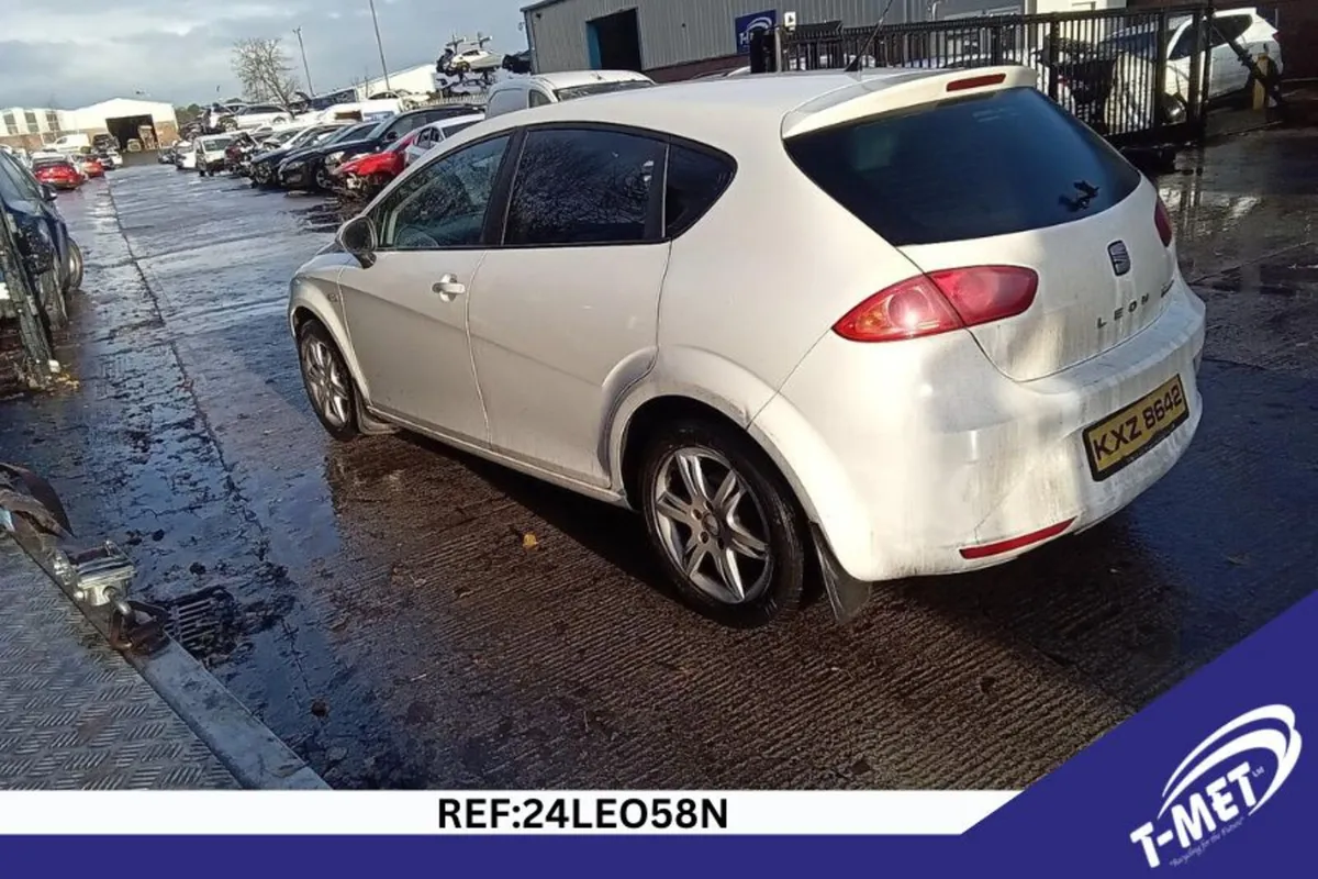 2011 SEAT LEON BREAKING FOR PARTS - Image 4