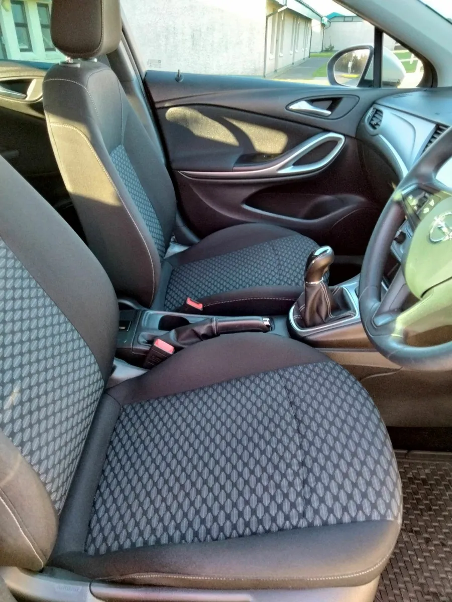 Opel Astra  Diesel 2019 - Image 3