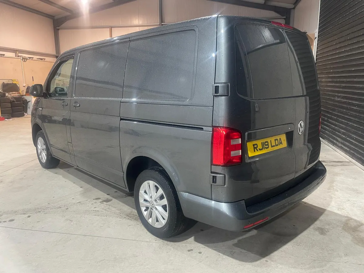 Volkswagen Transporter 2019 - Image 4