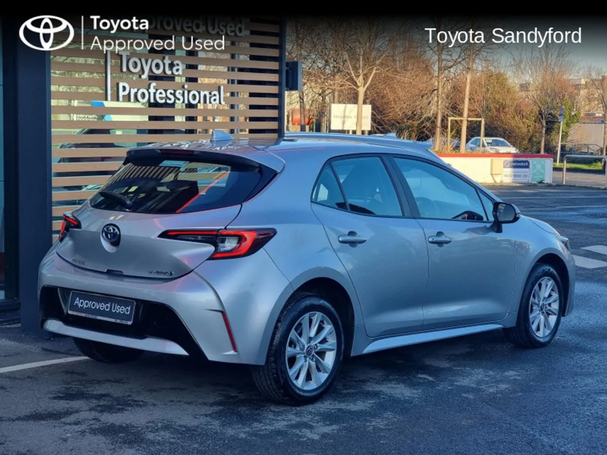 Toyota Corolla Hybrid Luna Hatchback // Rear Came - Image 2