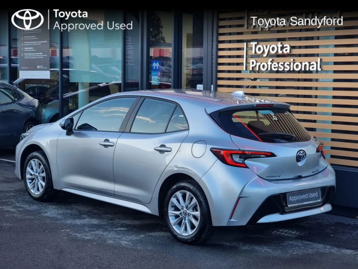 Toyota Corolla Hybrid Luna Hatchback // Rear Came - Image 4