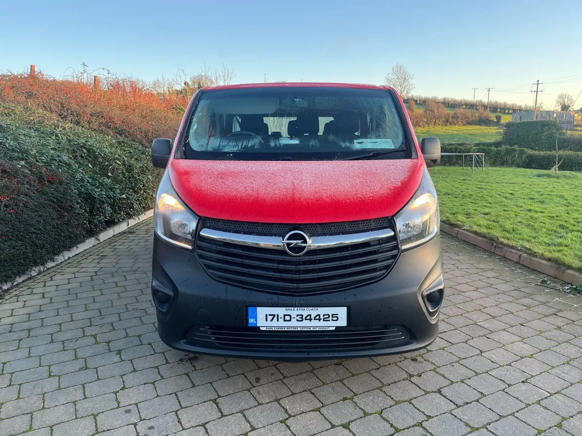 Opel Vivaro - Image 1