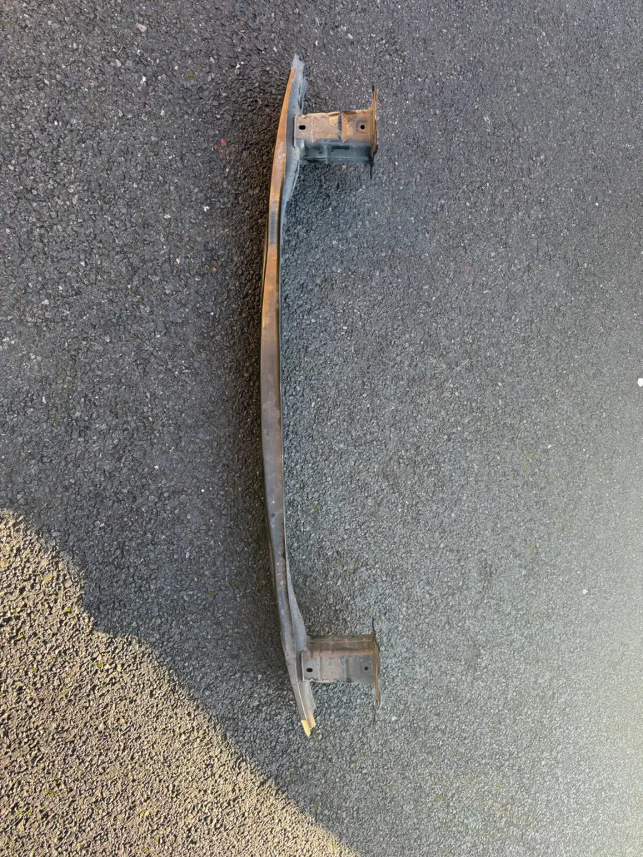 Vw Tiguan 2022 rear crash bar - Image 1
