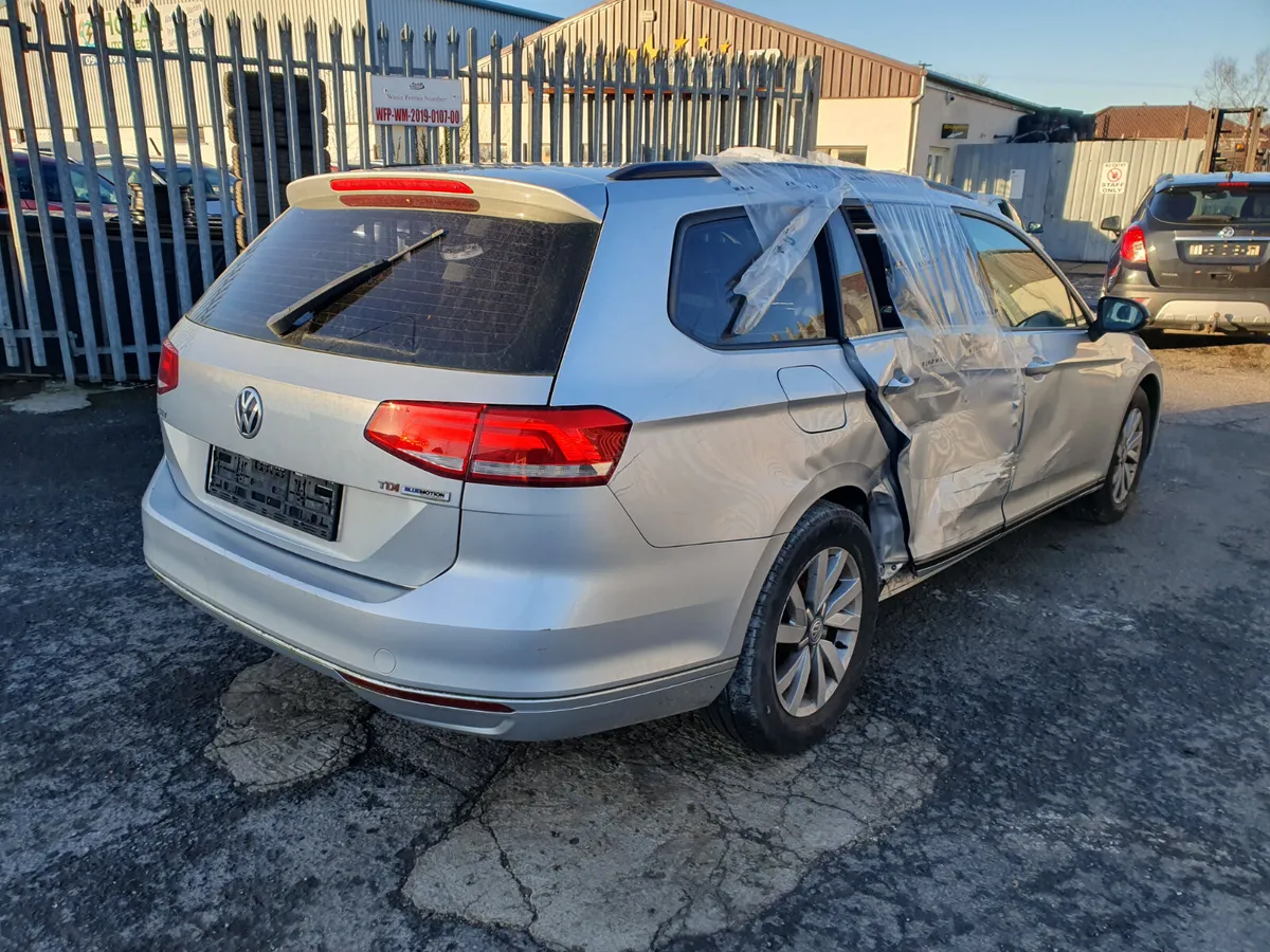 16 VOLKSWAGEN PASSAT  1.6 TDI (DCX) FOR BREAKING - Image 3
