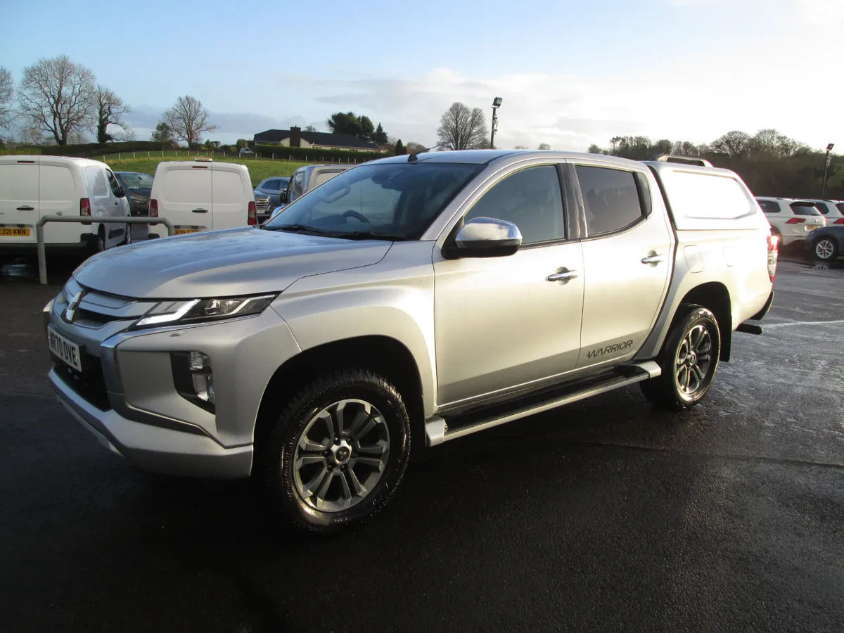 Mitsubishi L200 2.3 DID WARRIOR 4DR - Image 2