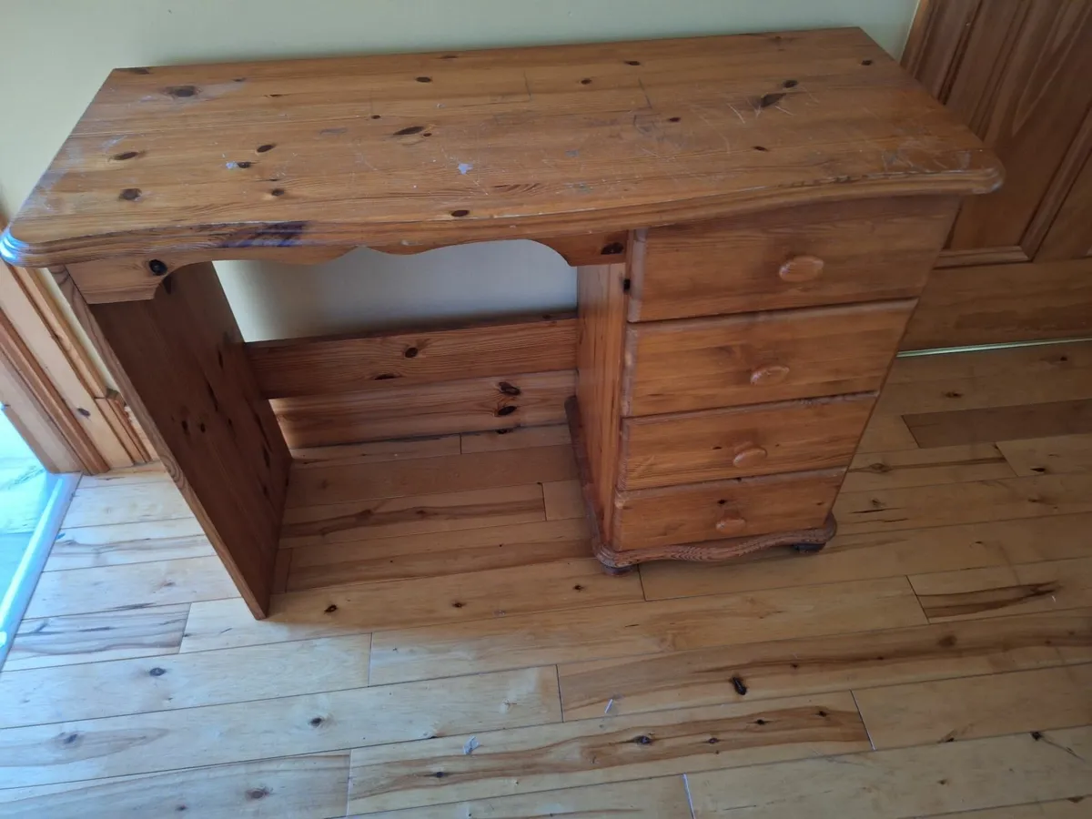 Small chest of drawers