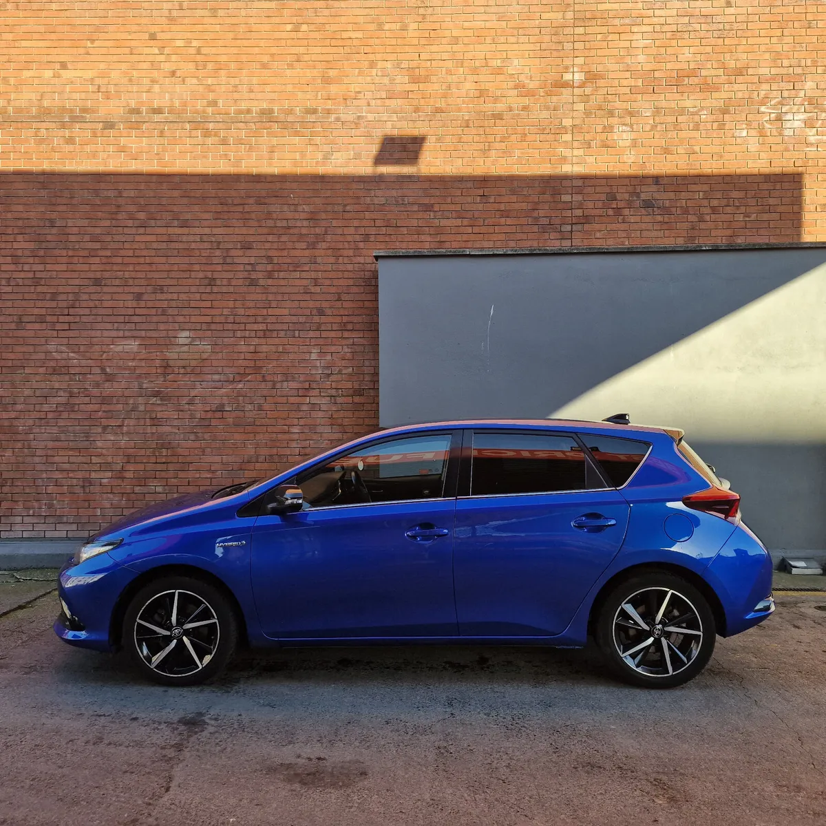 Toyota Auris Hybrid Luna Sport New Nct - Image 2