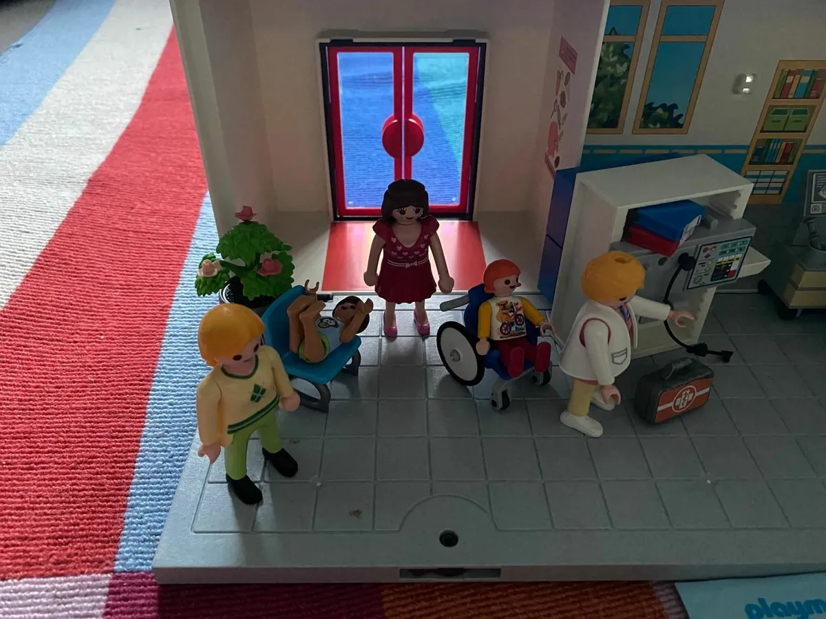 Playmobil Take Along Vet Surgery 5953 - Image 2