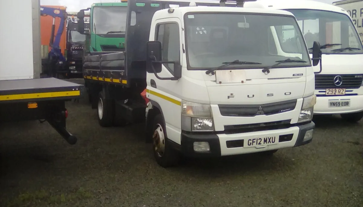 MITSUBISHI CANTER TIPPER LOW IN PORT DUTY - Image 1