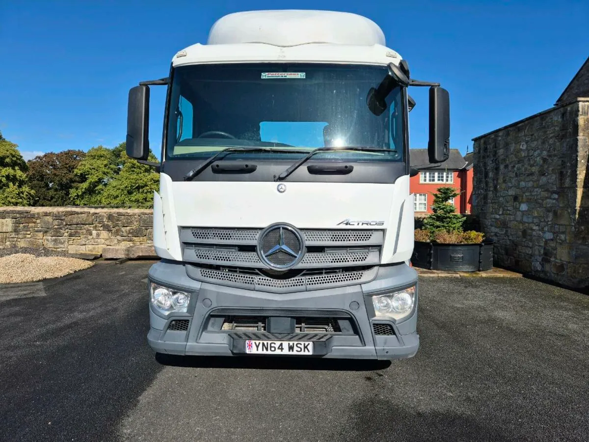2014 Mercedes Actros 4x2 - Image 4