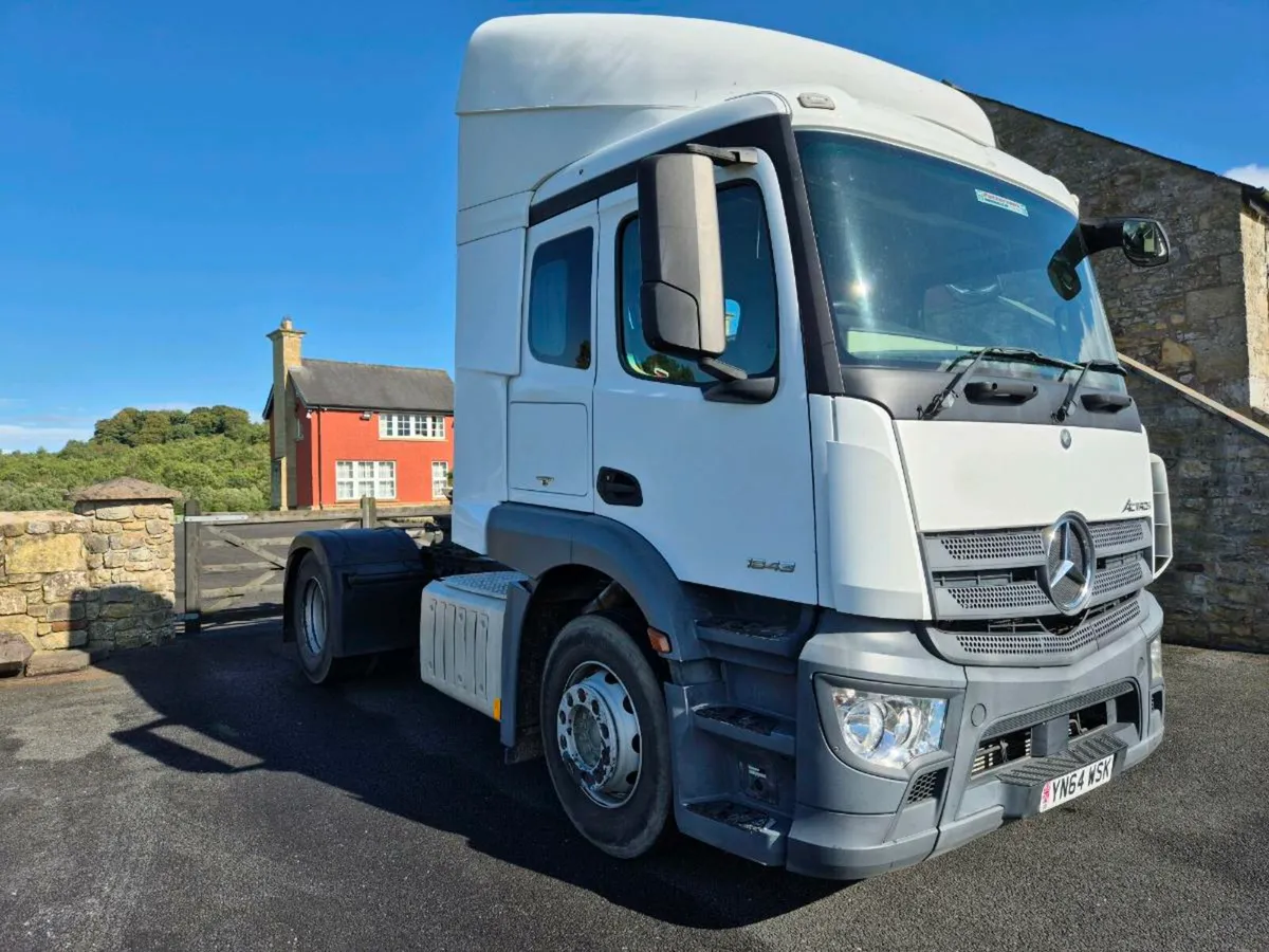 2014 Mercedes Actros 4x2 - Image 1