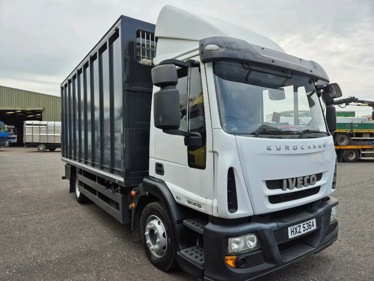 2015 Iveco 120E19 Dual Purpose Livestock N I Truck - Image 3