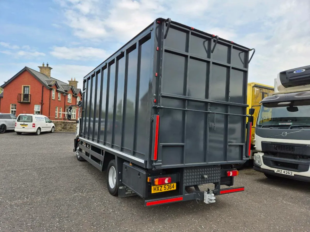 2015 Iveco 120E19 Dual Purpose Livestock N I Truck - Image 4