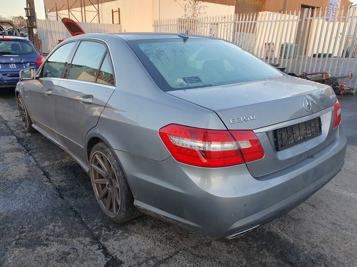 09 MB E-CLASS  3.0 D (642) AUTO FOR BREAKING - Image 4