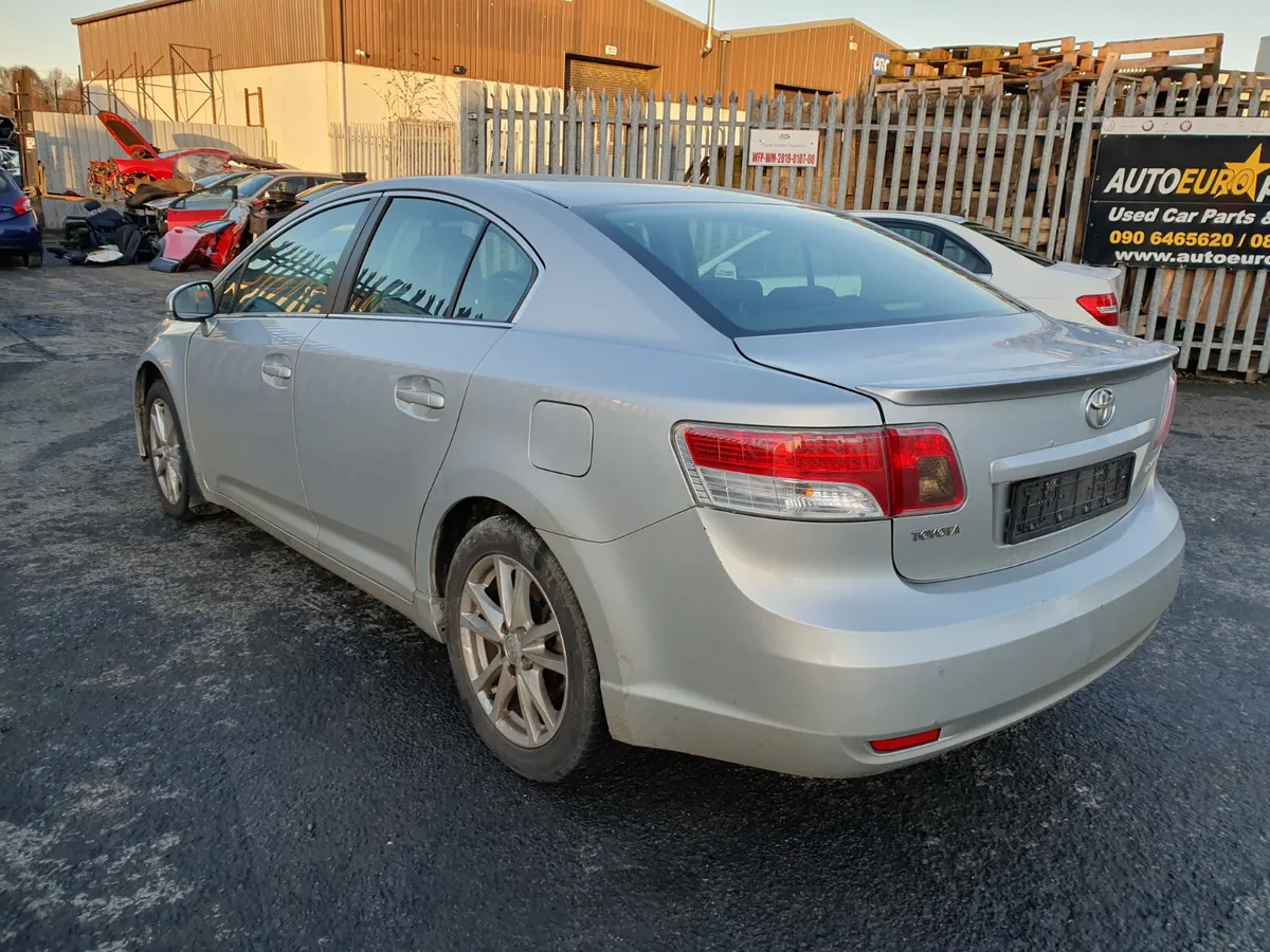 10 TOYOTA AVENSIS  2.0 D-4D FOR BREAKING - Image 4