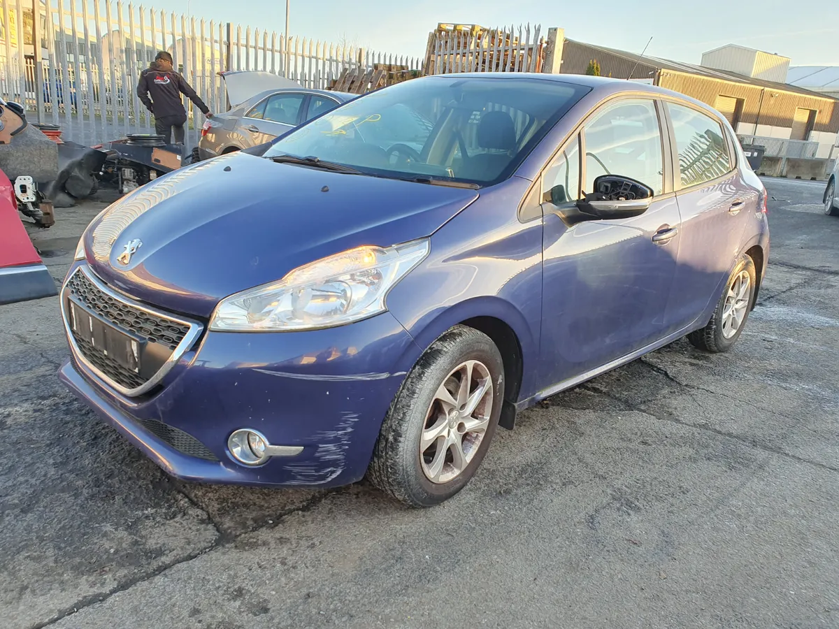 14 PEUGEOT 208  1.2 P FOR BREAKING - Image 1
