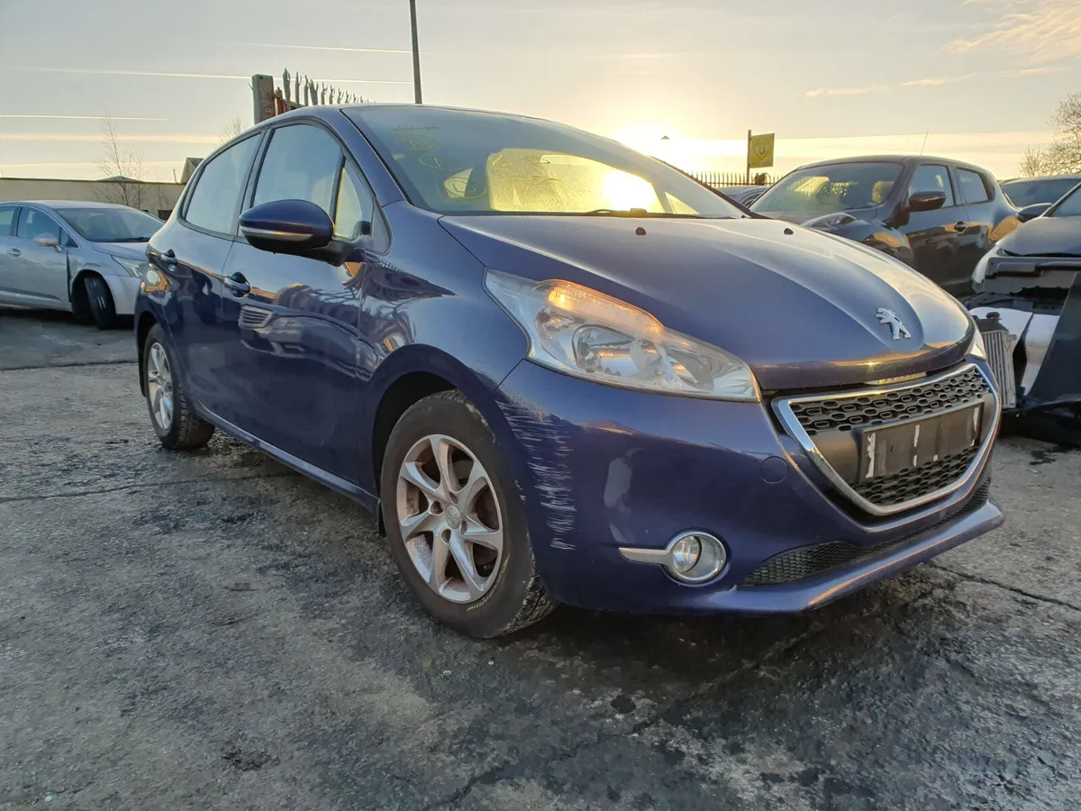 14 PEUGEOT 208  1.2 P FOR BREAKING - Image 2
