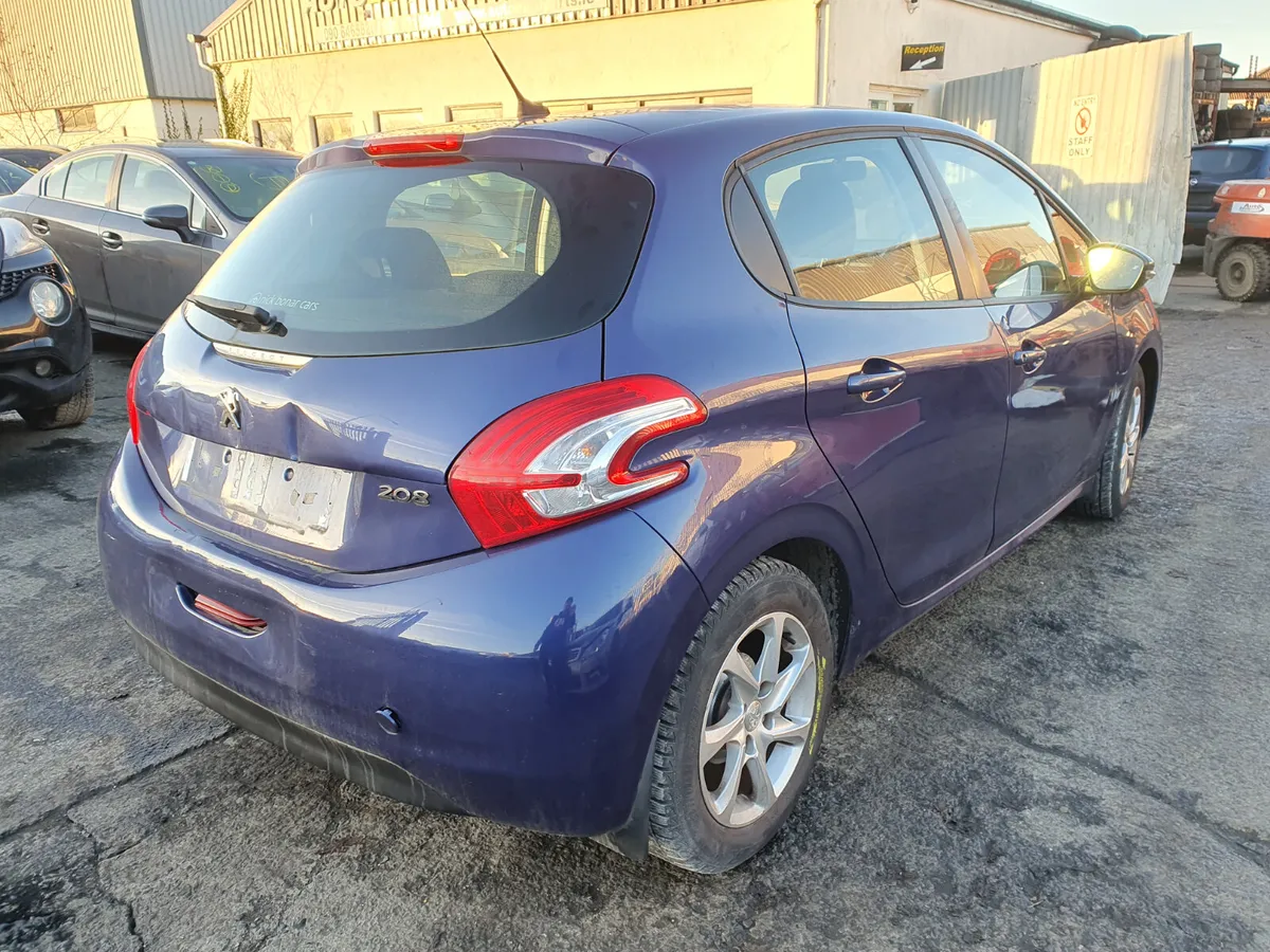 14 PEUGEOT 208  1.2 P FOR BREAKING - Image 3