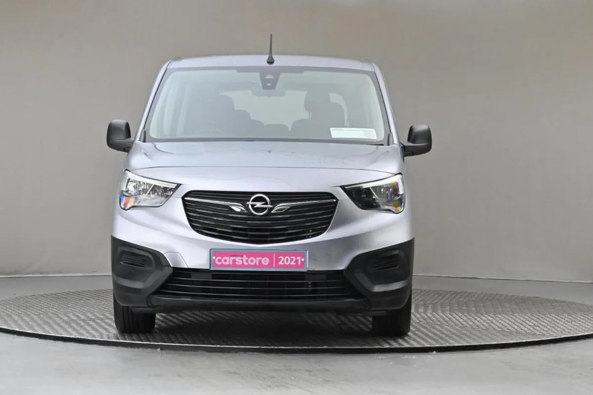 Opel Combo 1.5 Turbo D Life 100BHP 6spd Energy XL - Image 2