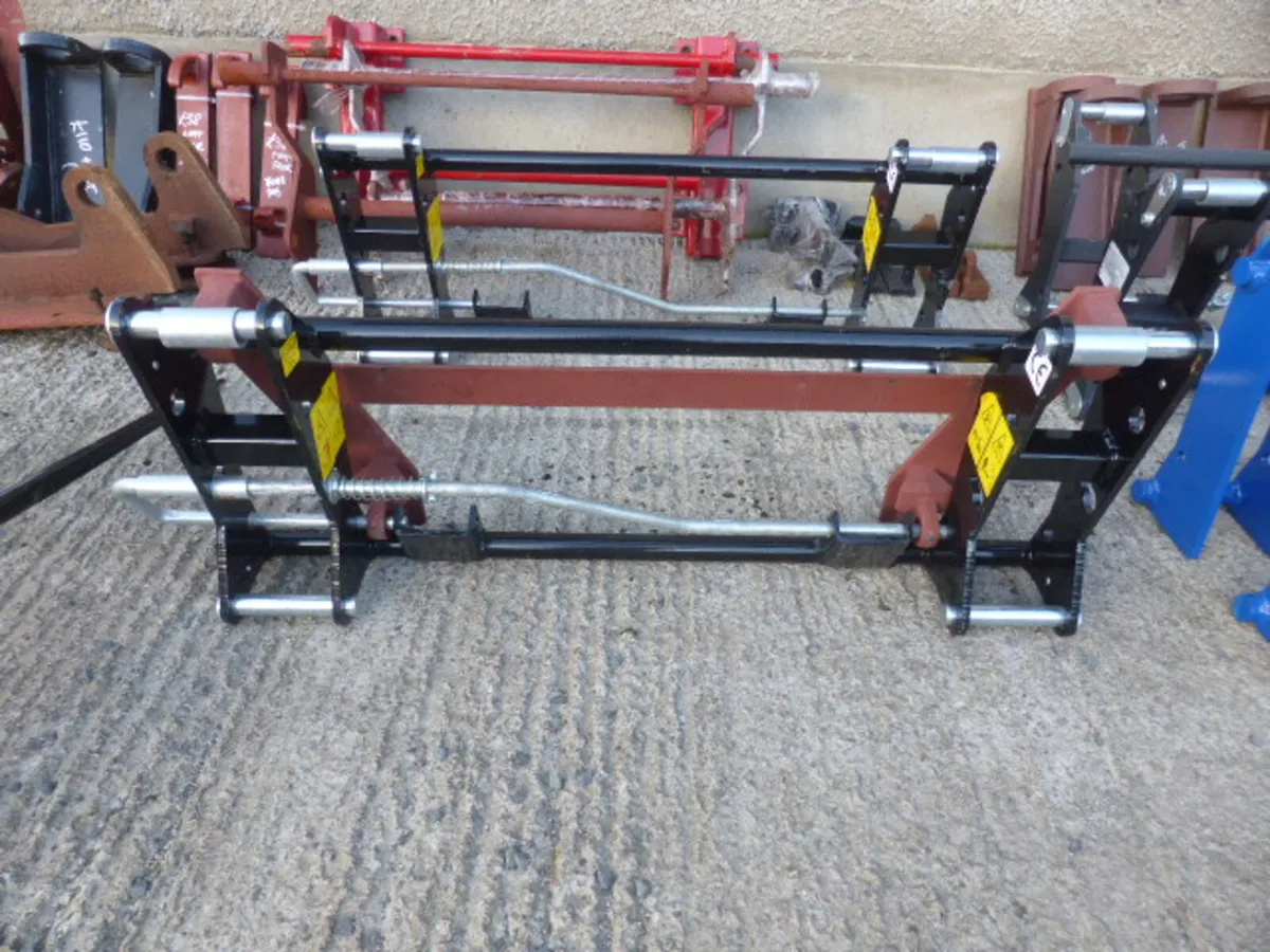 Euro 8 Hitch Loader Head Stock Adaptor - Image 2