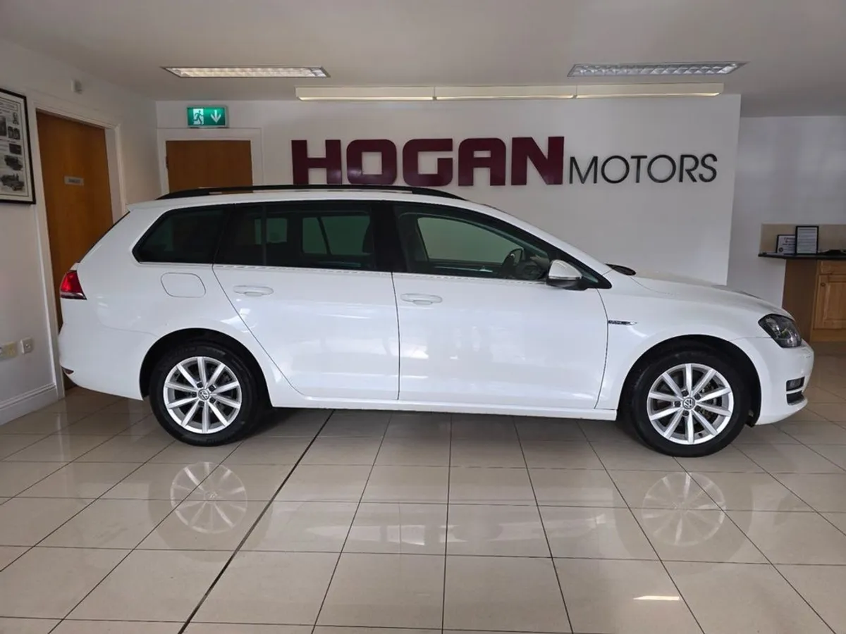 Volkswagen Golf Tourer 1.2 TSI Lounge Comfortline - Image 3