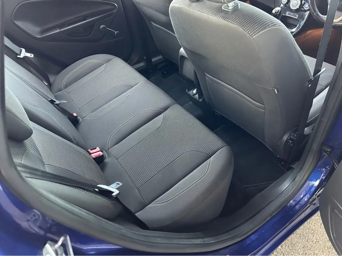 Ford Fiesta MCA Titanium 1.25 60ps M5 5 5DR 4DR - Image 4
