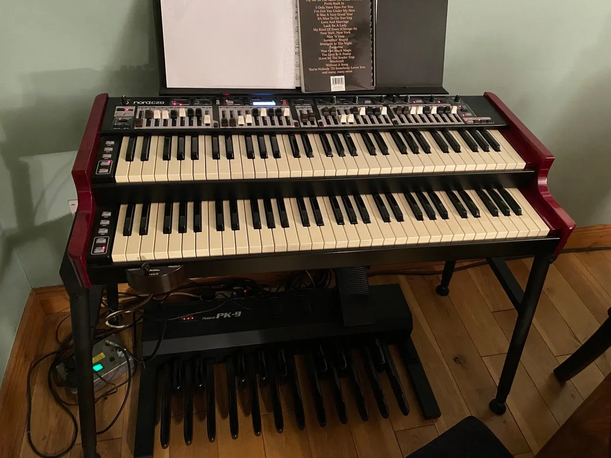 Nord C2D Organ plus Leslie speaker and bass pedals - Image 1