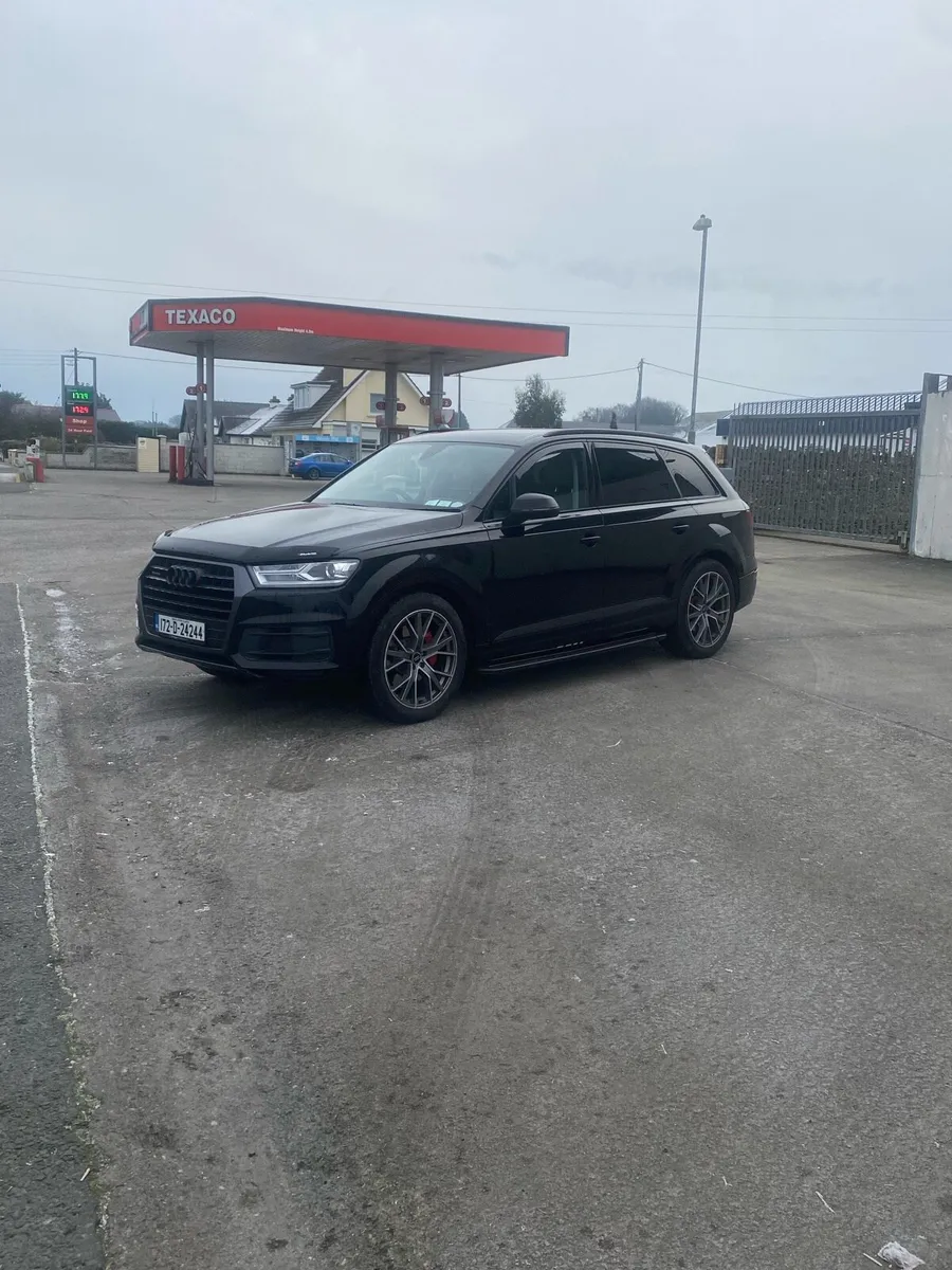 Audi Q7  272Hp 7-sets 2017 open to offer! - Image 1