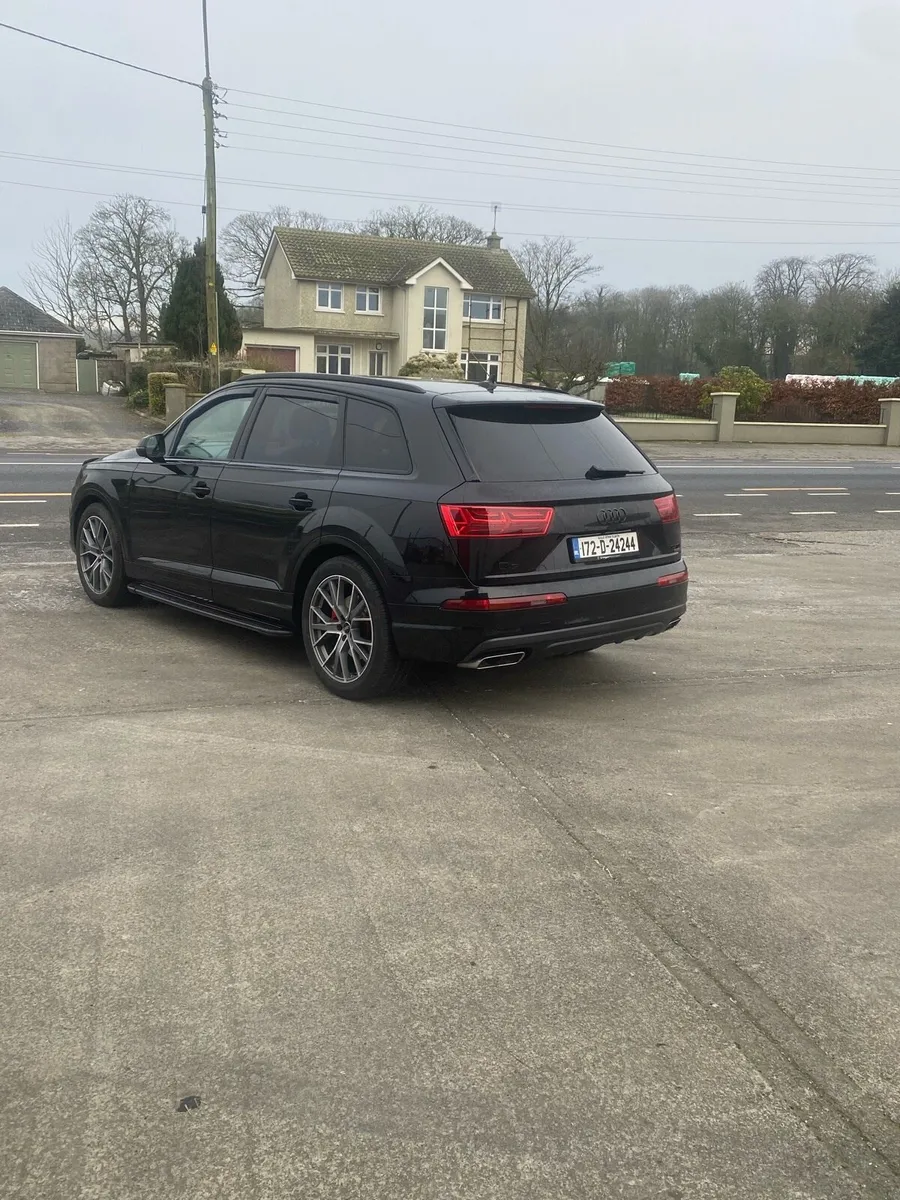 Audi Q7  272Hp 7-sets 2017 open to offer! - Image 3