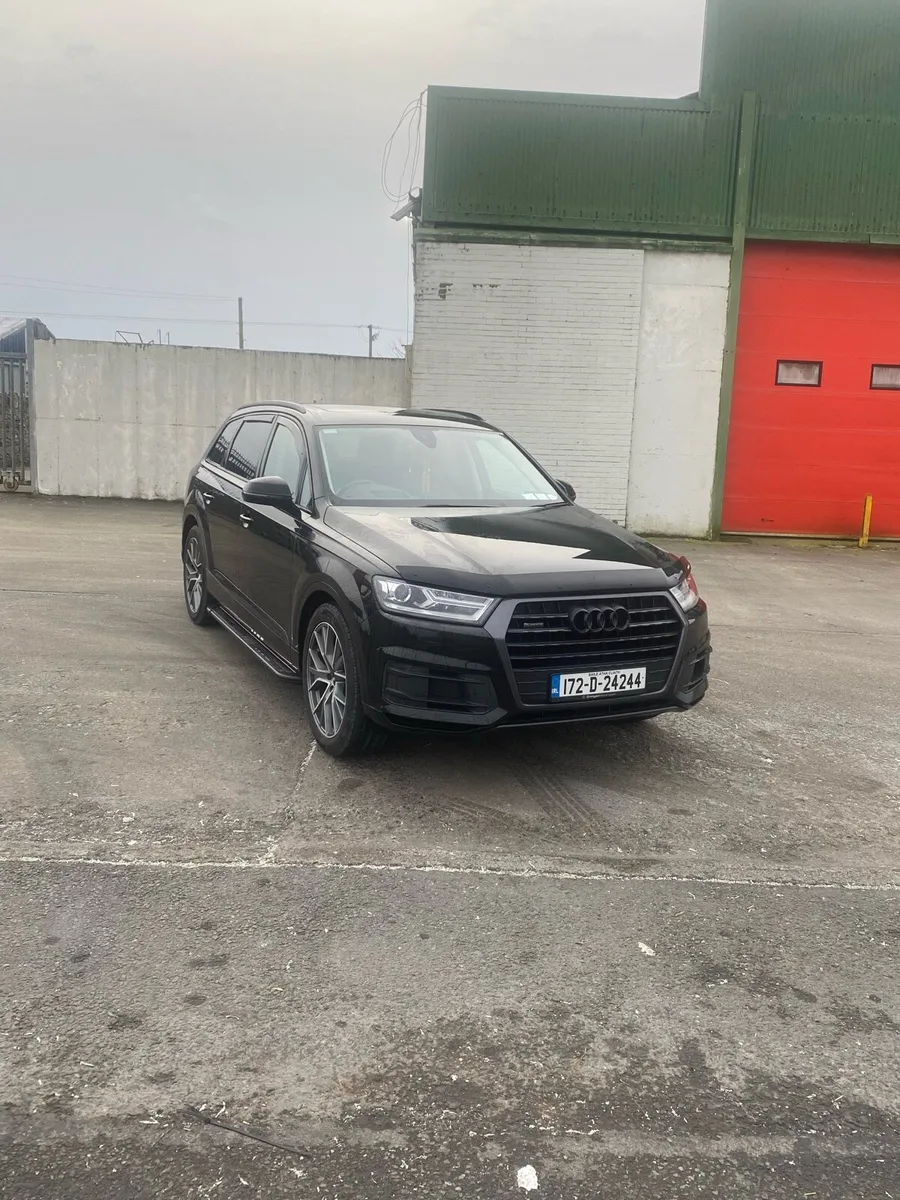 Audi Q7  272Hp 7-sets 2017 open to offer! - Image 4