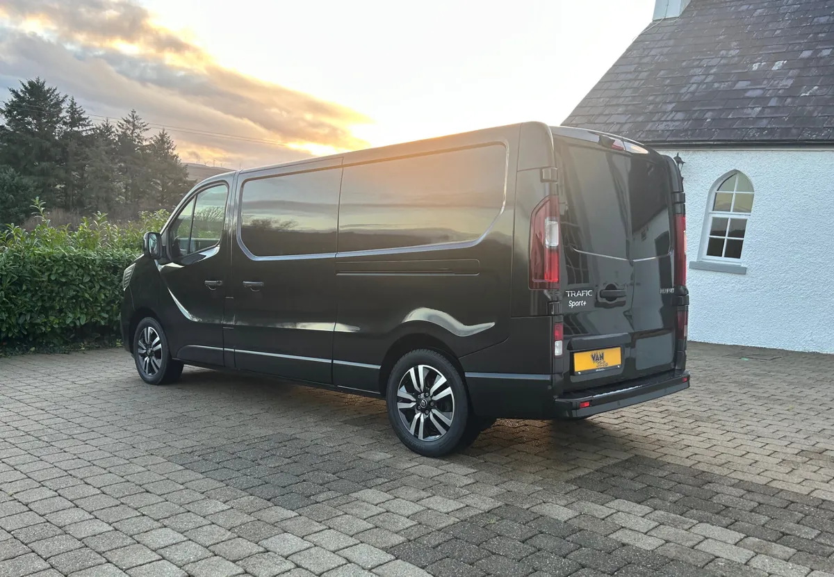 2022 (222Reg)  Renault Trafic Sport + 150bhp Lwb - Image 4