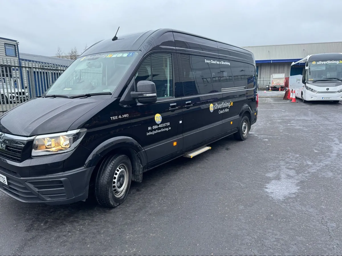 2019 Automatic Man minibus 14 seater W/C Ramp - Image 1