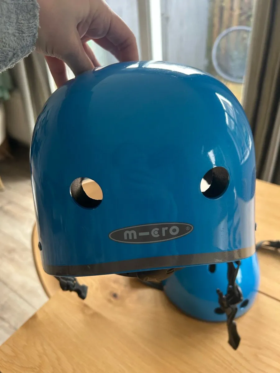 Helmets x 2 - Image 4