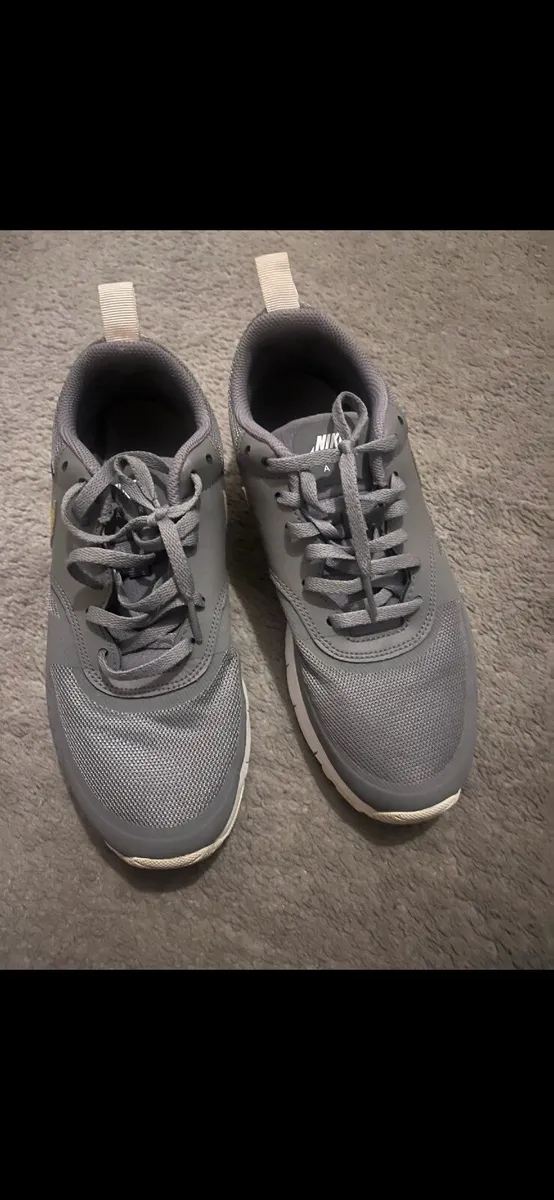 Nike Air Shoes - Image 3